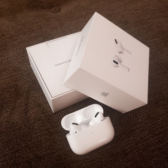 AirPods Pro - Picture 2 of 3